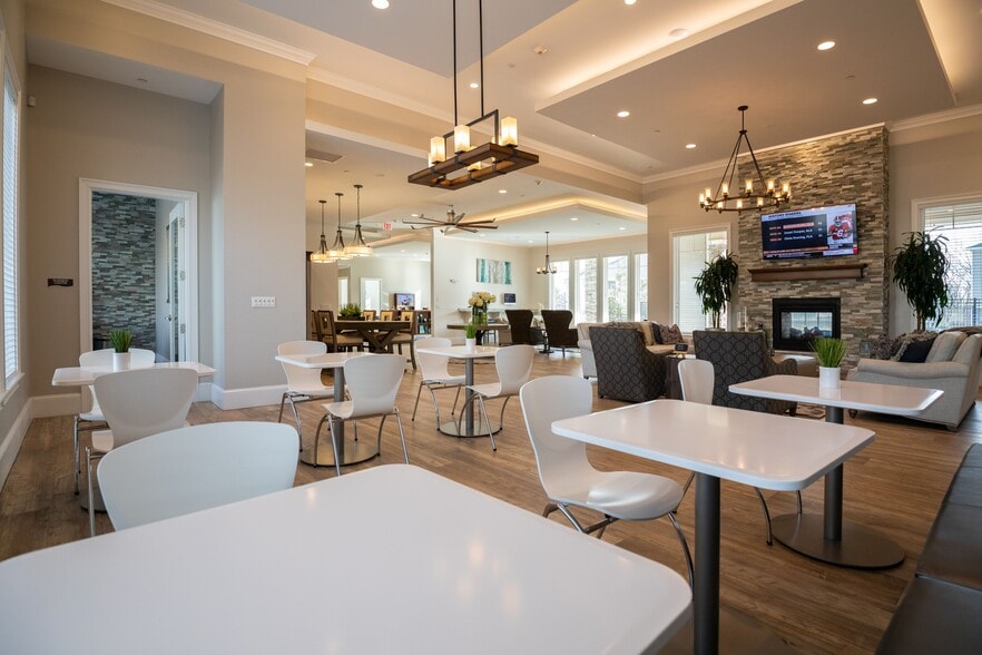 Building Photo - The Oasis at Plainville