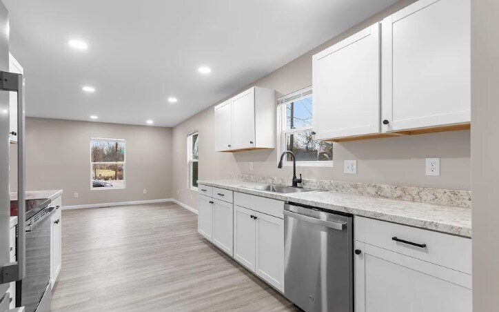 Building Photo - 302 Susong Dr