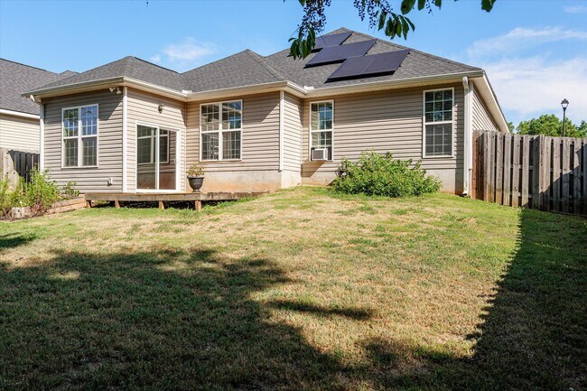 Building Photo - 570 Lory Ln