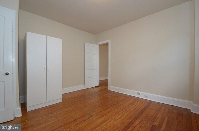 Building Photo - 236 Delmont Ave