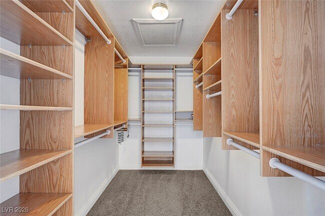 Building Photo - 9433 Angelfish Dr