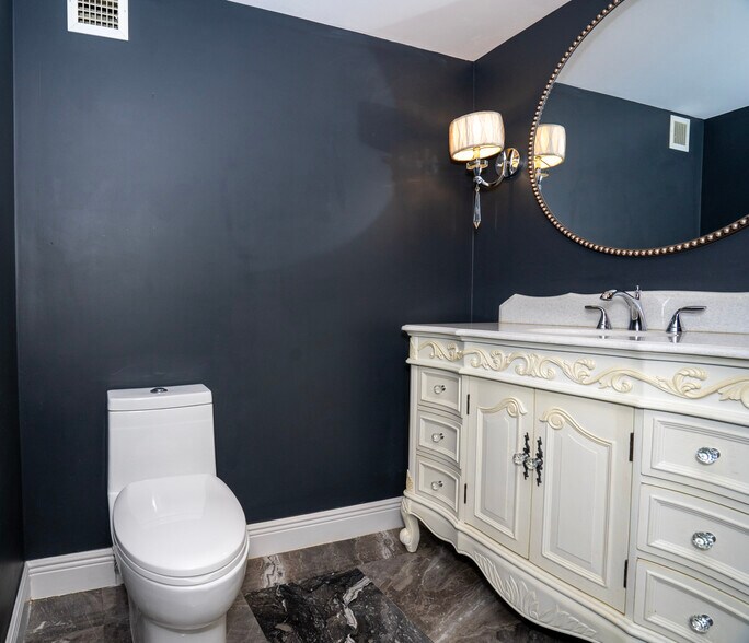 Half bath - 500 Three Islands Blvd