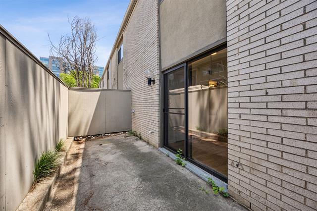 Building Photo - 4320 Cole Ave