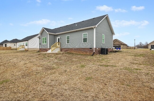 Building Photo - 1112 Andover Dr