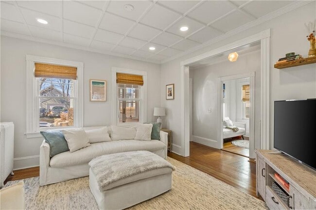 Building Photo - 35 Hall Ave