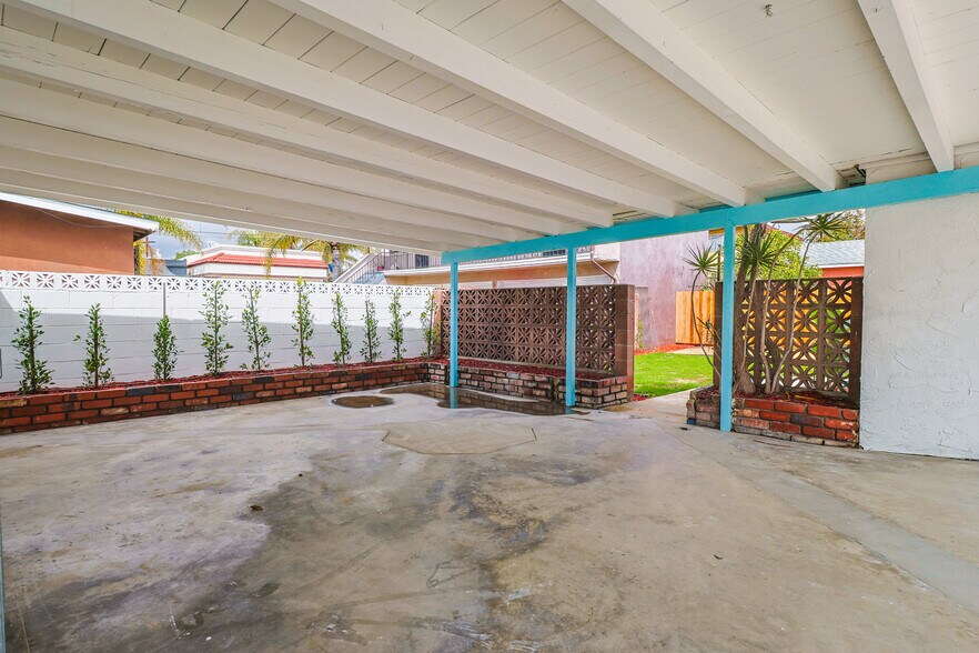 Covered Patio - 4521 E 55th St