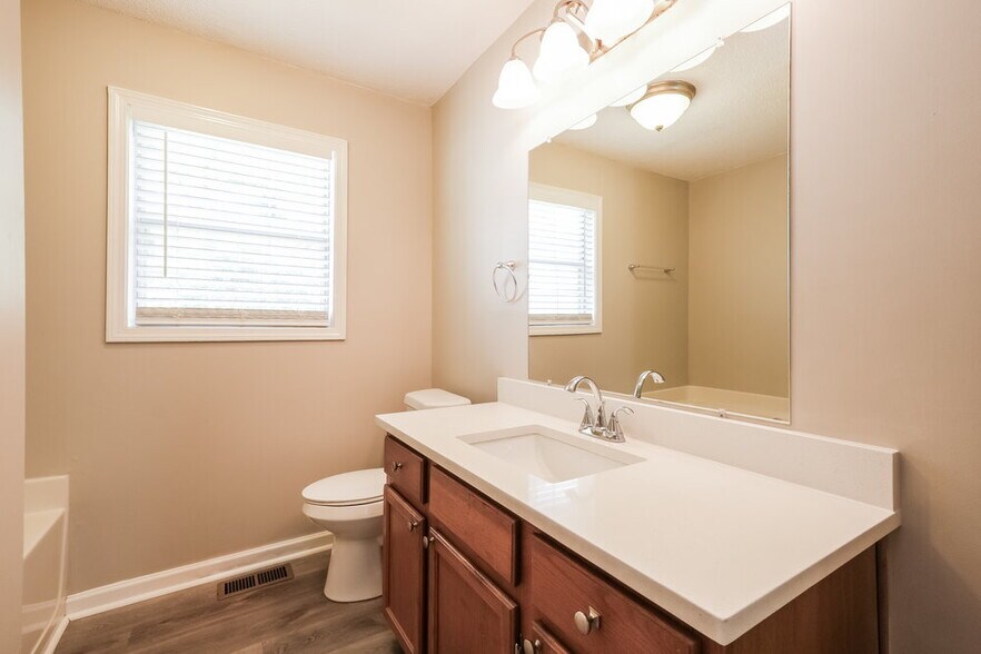Building Photo - 116 Brentwood Ct
