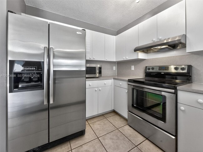 Building Photo - 5405 SW 125th Terrace