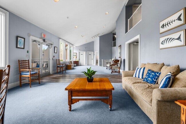 Building Photo - 301 Beacon Ridge Dr