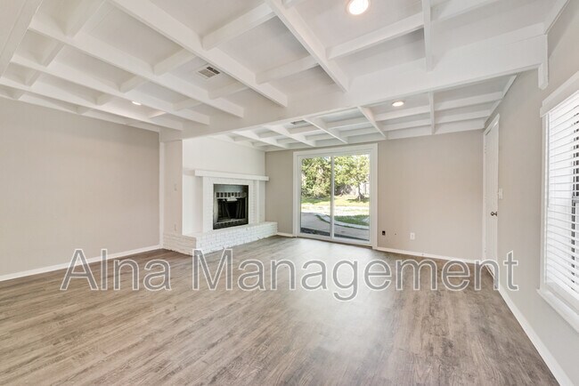 Building Photo - 1822 Roberts Cut Off Rd