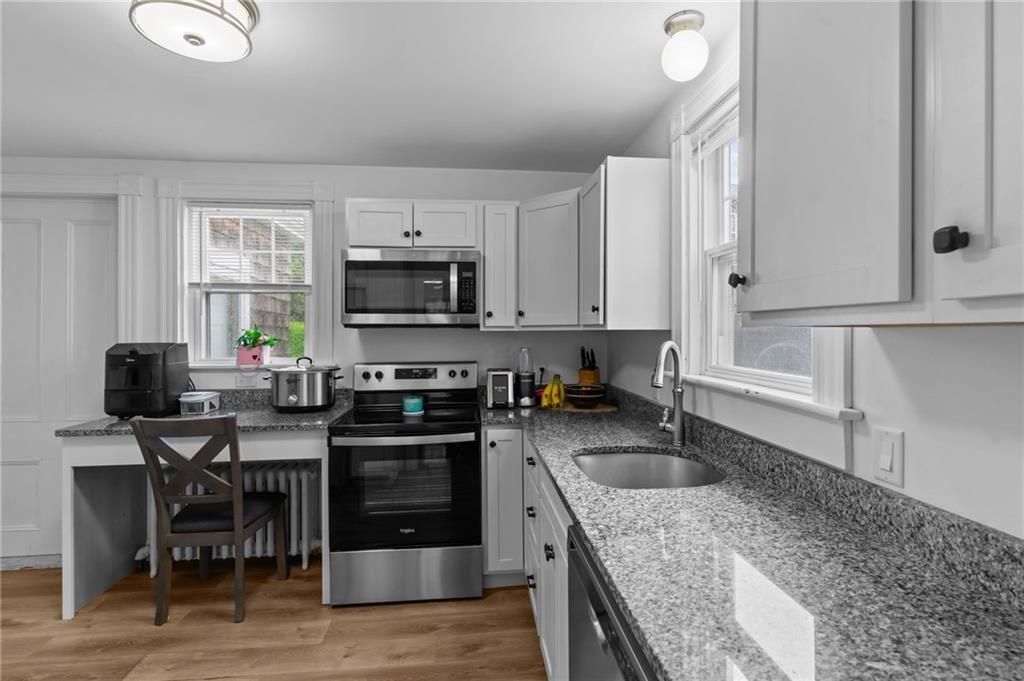 Building Photo - 44 Bedlow Ave