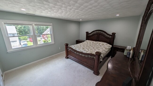 Building Photo - 20 Winterberry Way