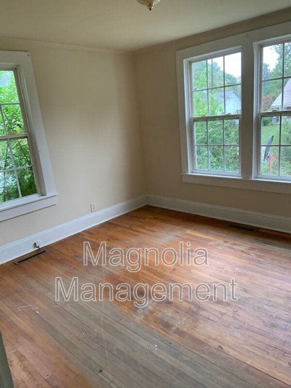 Building Photo - 1313 S Chestnut St
