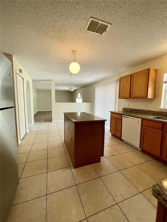 Building Photo - 1304 Dover Dr