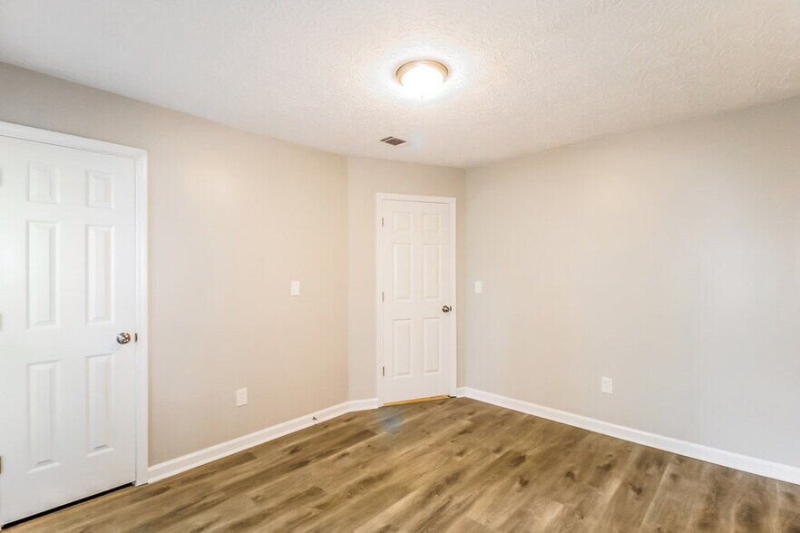 Building Photo - 235 Grayland Creek Dr