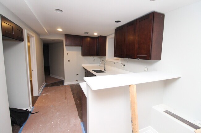 Building Photo - 1747 W Wallen Ave