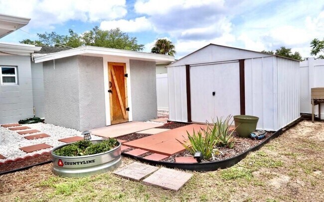 Building Photo - 3220 Rock Royal Dr