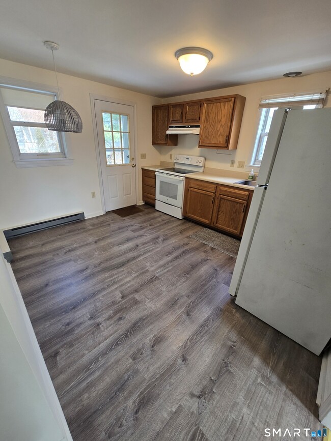 Building Photo - 5 1/2 Lenox Ave