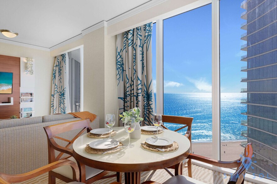Primary Photo - 18001 Collins Ave