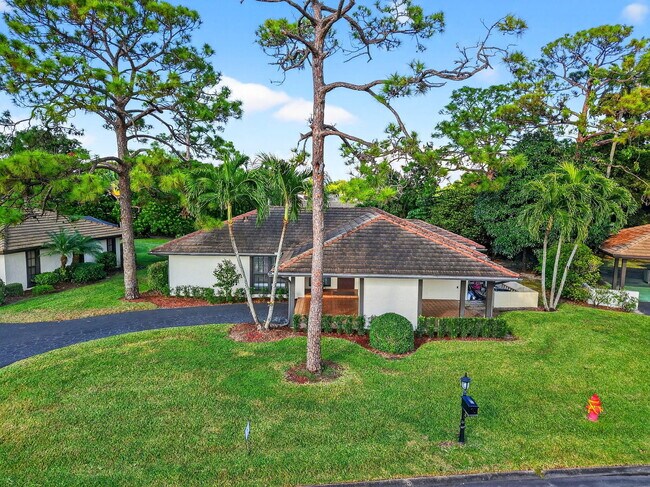 Building Photo - 435 Pine Villa Dr