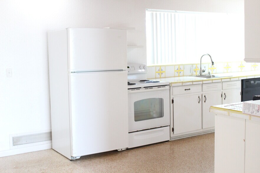 Building Photo - 1215 N Atlantic Ave