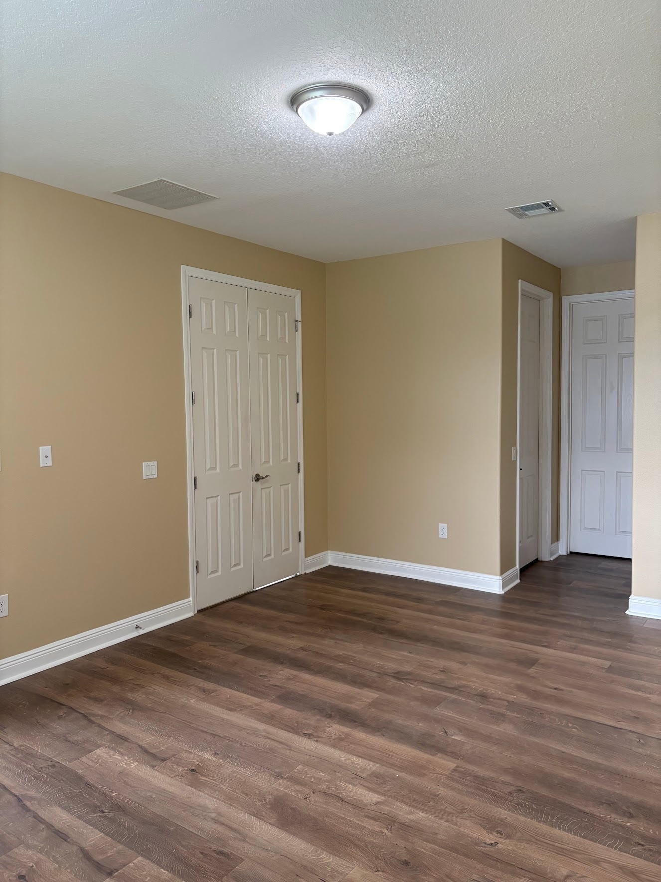 Building Photo - 3700 Paradiso Cir