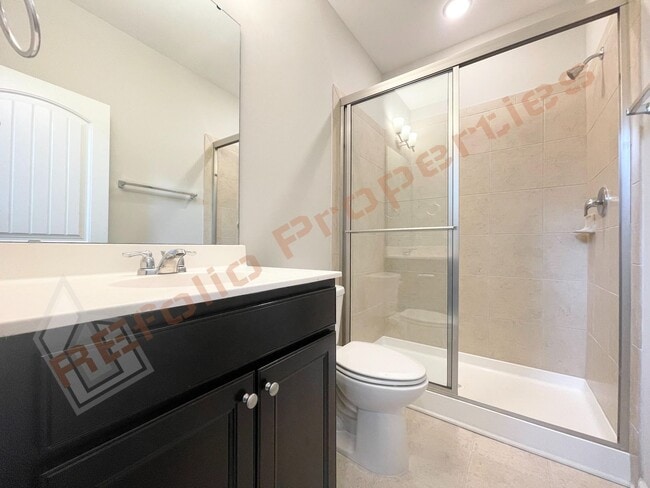 Building Photo - Beautiful End Unit 3 Story 3 bedroom, 3.5 bathroom Townhome with 2 Car-Garage in 540 Townes subdi...