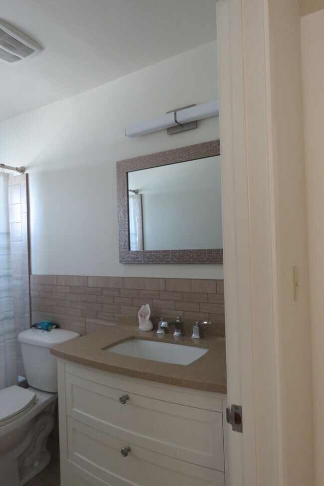 Building Photo - Hidden Gem with Outrageous Views - 1 Bedroom w/ Parking