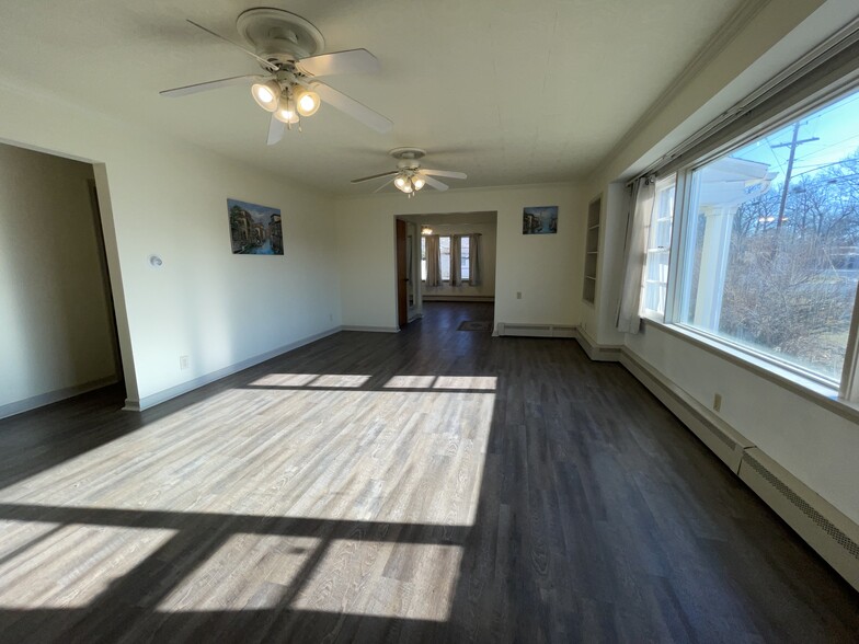 Living room - 4401 Haffner Dr