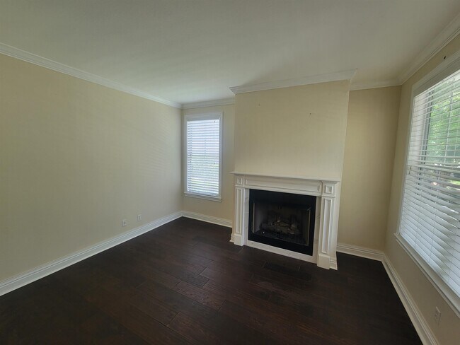 Building Photo - 3773 Overlook Dr