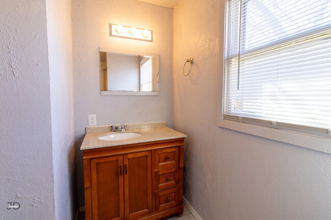 Building Photo - 6745 Southwest Pkwy