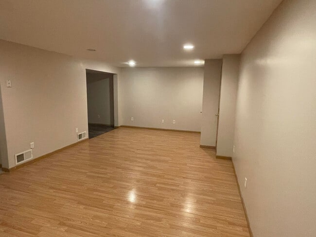 Building Photo - 125 Landing Gear Dr