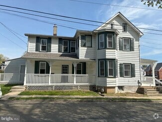 Building Photo - 132 N 3rd St