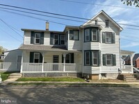 Building Photo - 132 N 3rd St