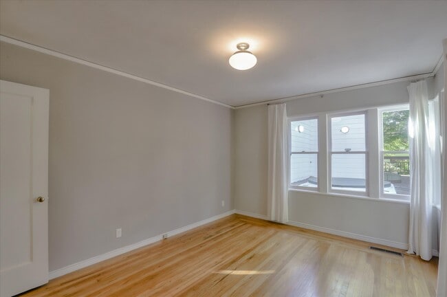Building Photo - 1766 Woodhaven Way