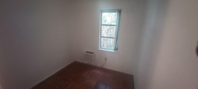 Building Photo - 510 Evergreen Dr