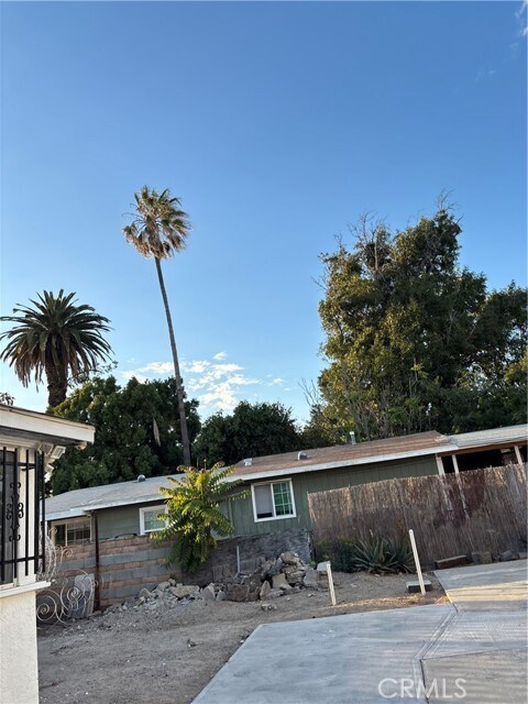 Building Photo - 11962 Cedar Ave