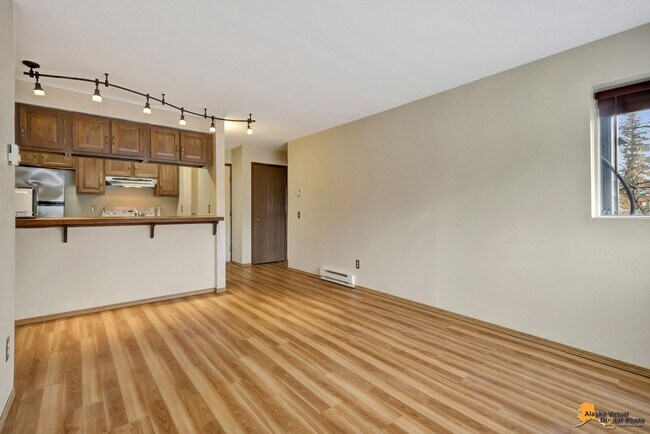 Building Photo - 2201 Romig Pl