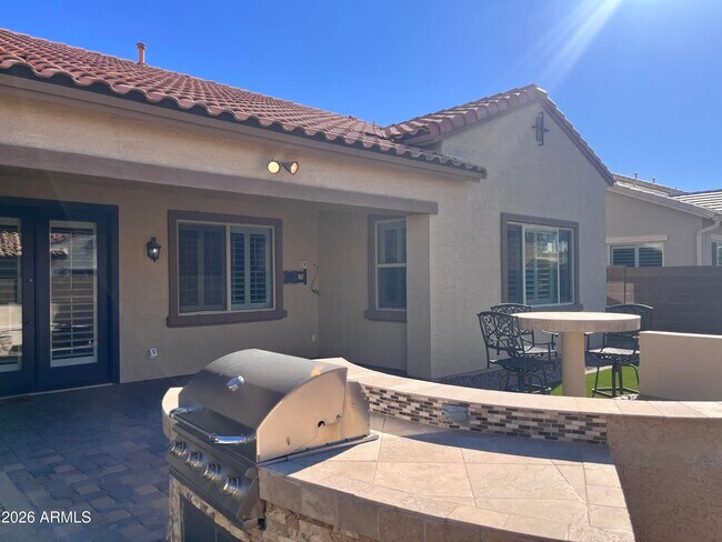 Building Photo - 2208 E Indian Wells Dr