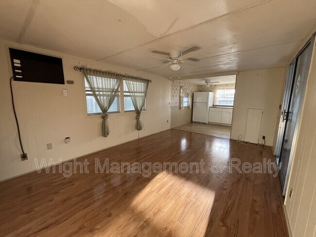Building Photo - 2050 Lullaby Dr