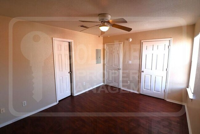 Building Photo - 2806 Cantabrian Dr
