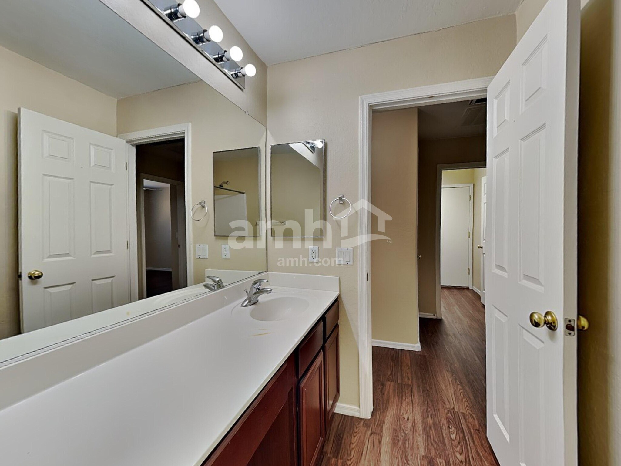 Building Photo - 8213 S 51st Dr