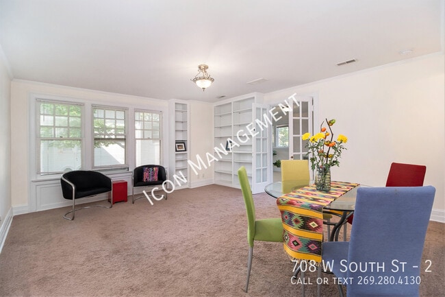 Building Photo - 708 W South St