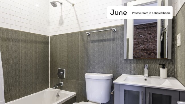 Building Photo - Room in Shared 4 bed/2 bath home in Bushwick