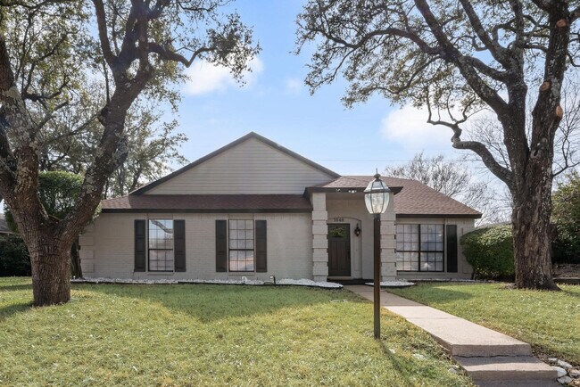 Building Photo - 1040 Eagle Dr