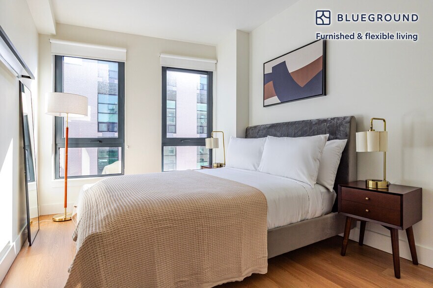 Building Photo - 130 Hope St