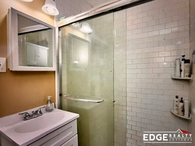 Building Photo - 12-14 Richardson Unit 2