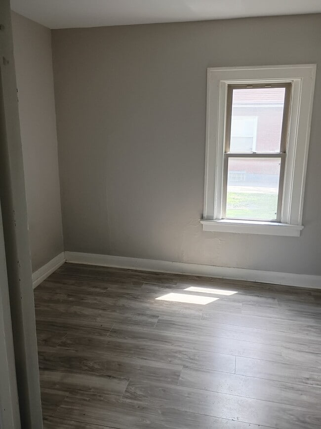 Building Photo - 3430 Maple St