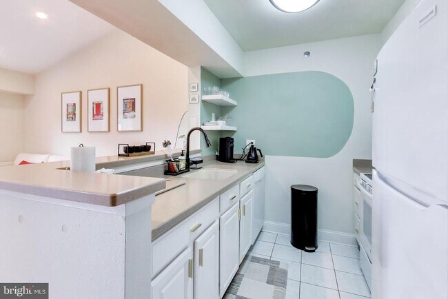 Building Photo - 3315 Wyndham Cir