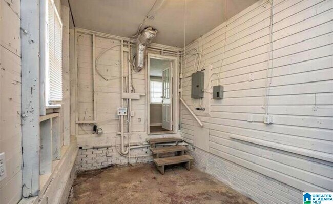 Building Photo - 1215 15th St N